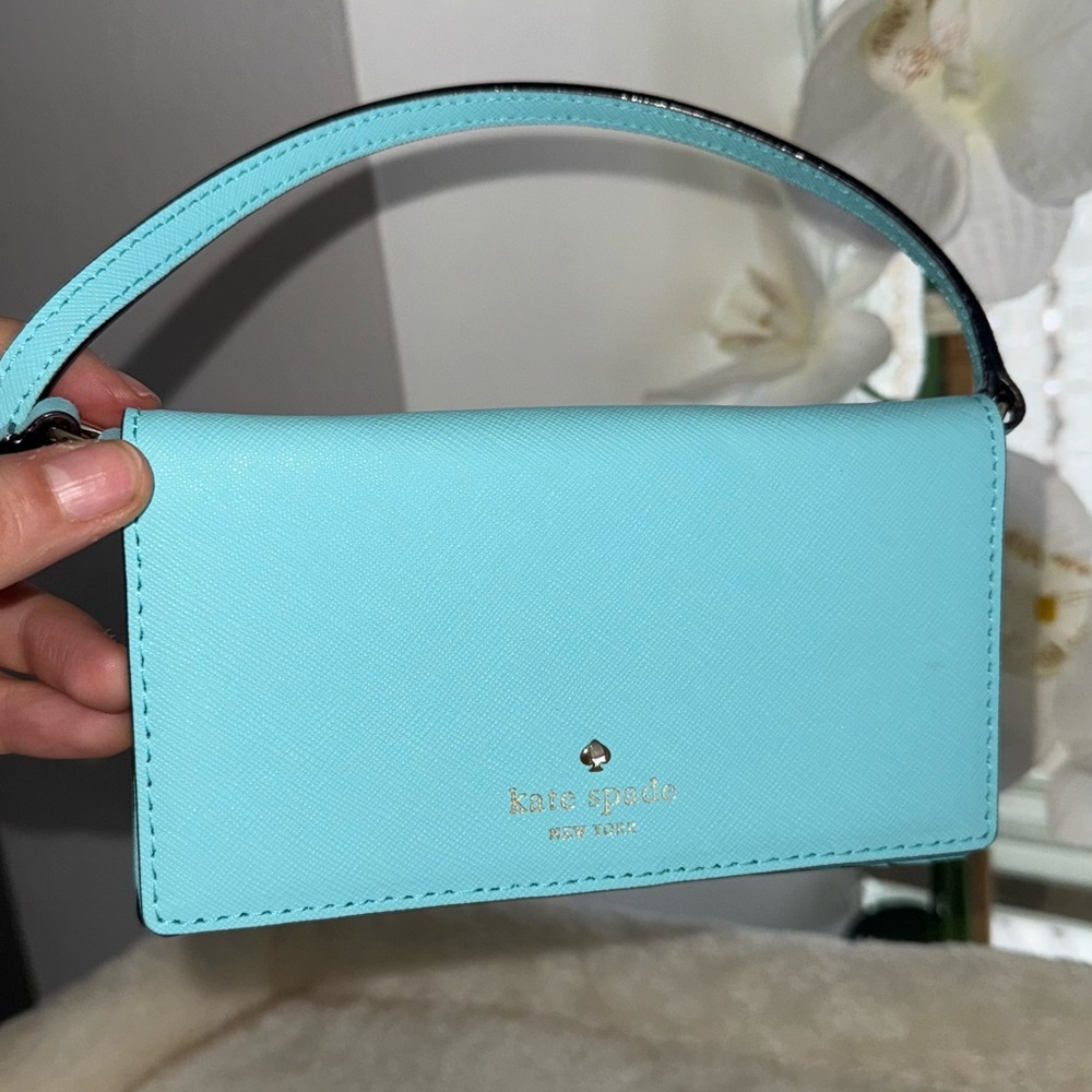 Kate Spade wallet Crossbody🩵 - Picture 2 of 8